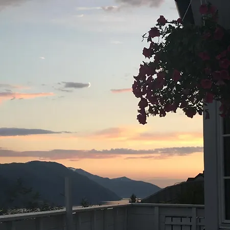 Nordfjordeid, Breathtaking View Hotel Nordfjordeid